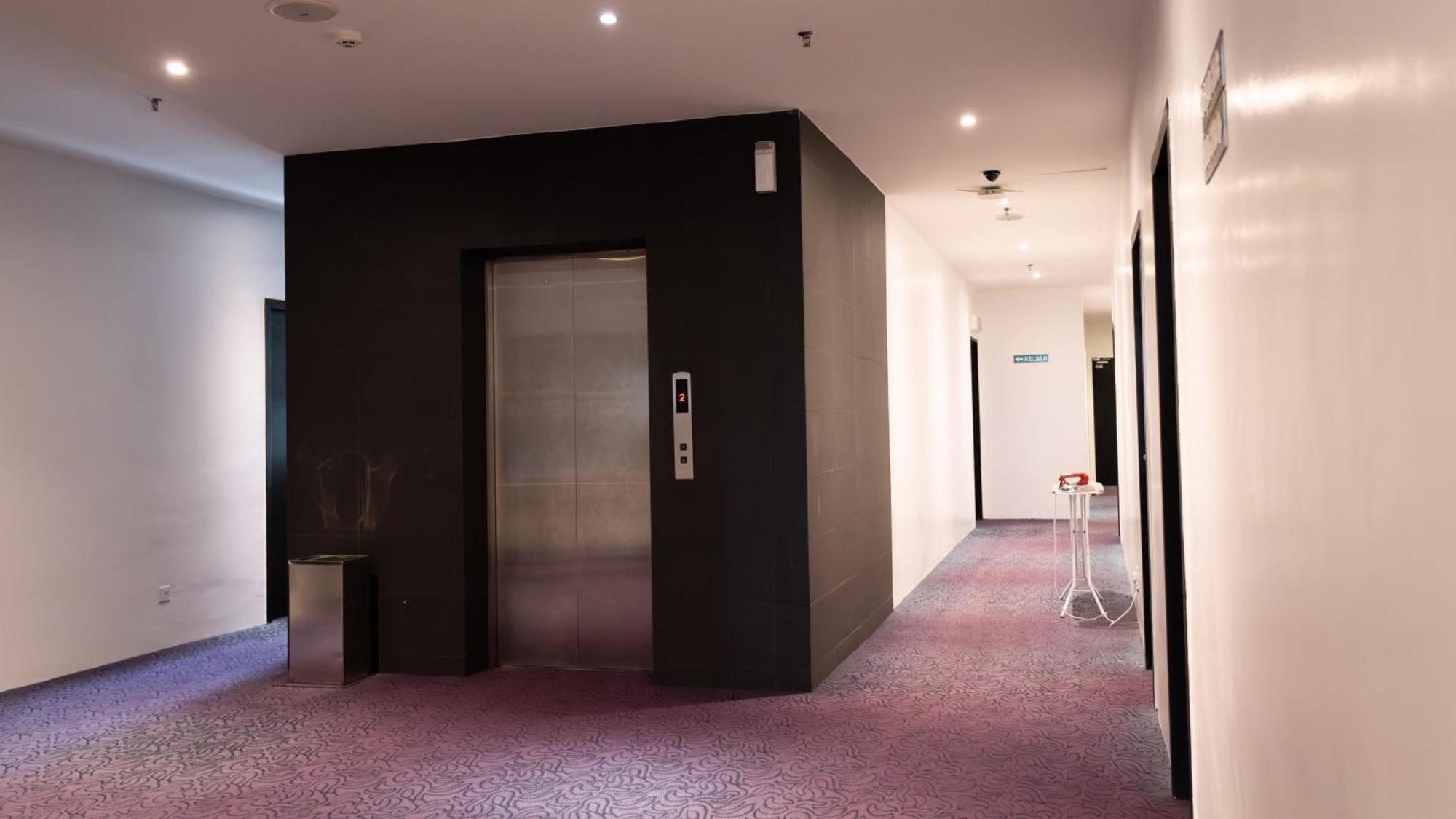 Beverly Hotel Тайпинг Экстерьер фото