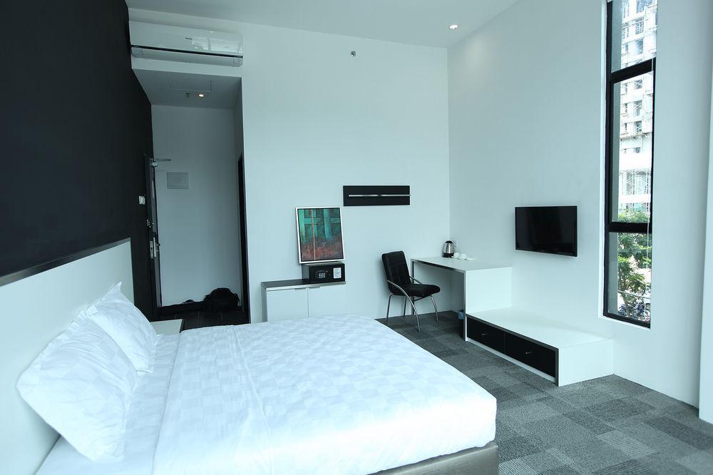 Beverly Hotel Тайпинг Экстерьер фото